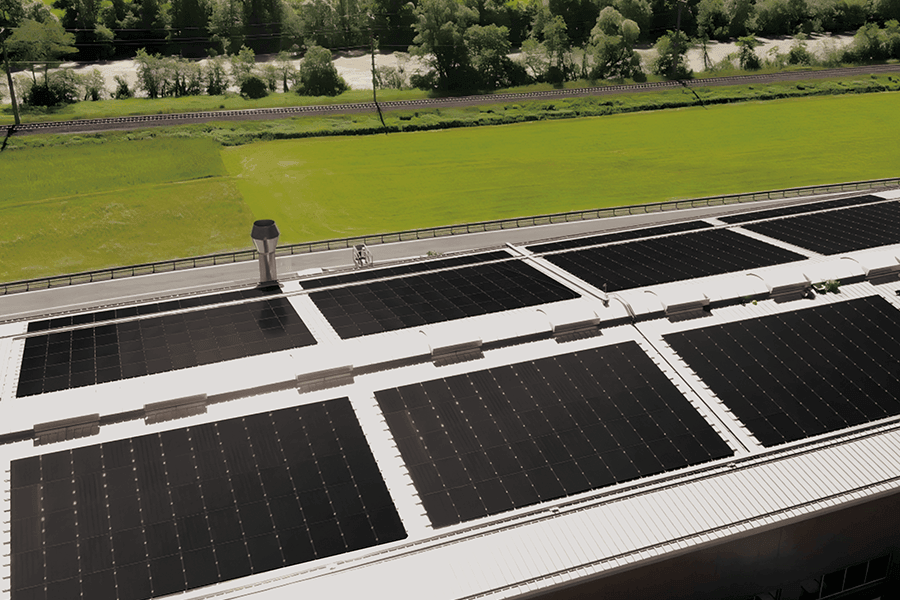 Mittelgroße bis große dezentrale Anlagen Triple-Cut-Solarmodule