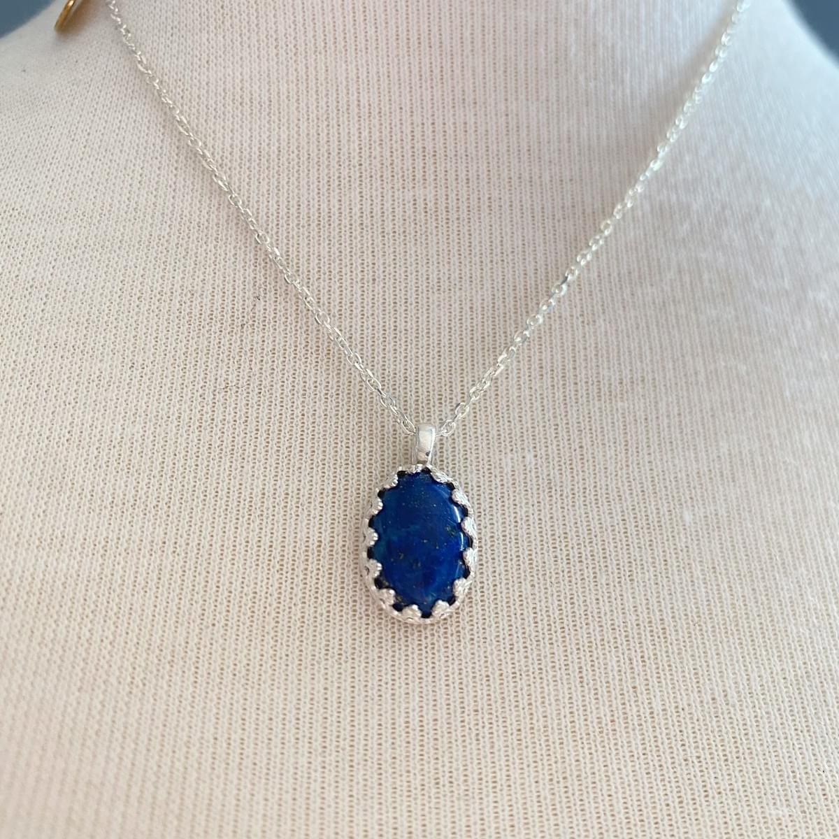 藍色的寶石-青金石Lapis Lazuli-蕾絲金工系列