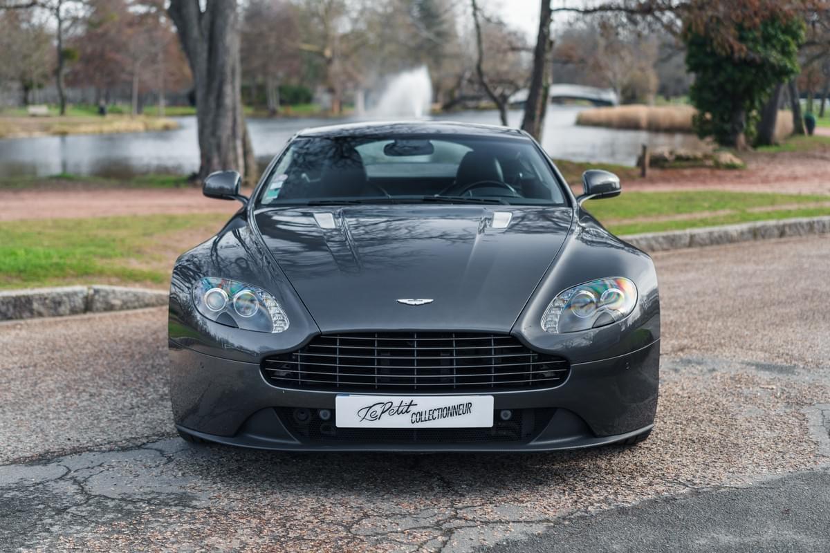 Aston Martin V8 Vantage Sportshift II – 2012