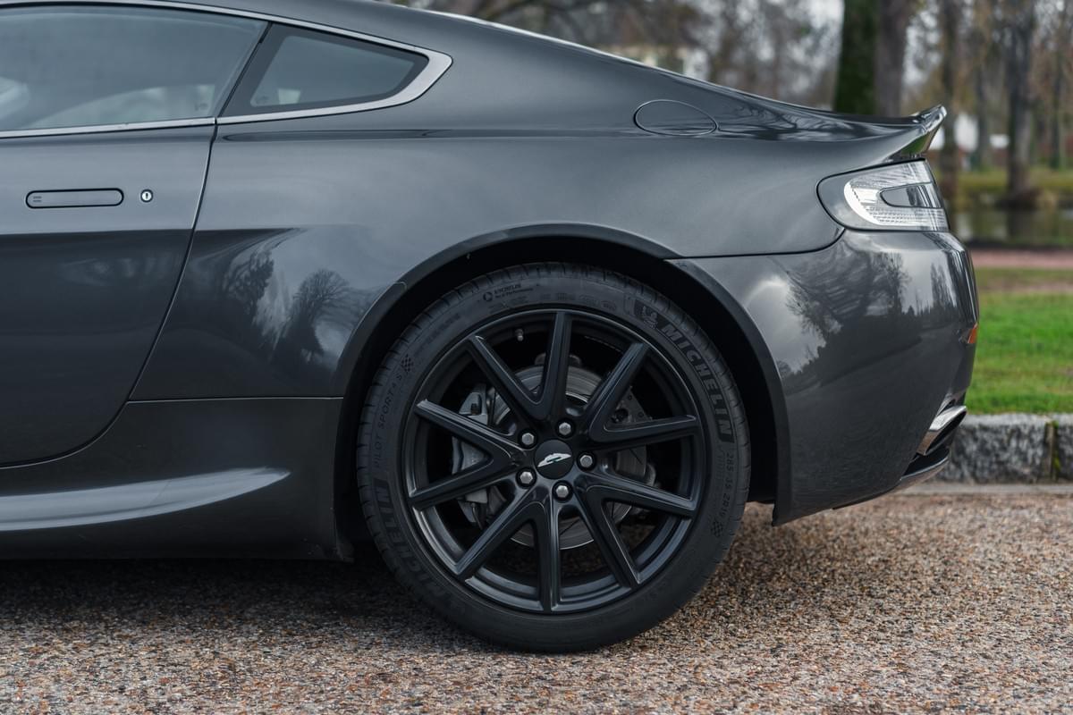 Aston Martin V8 Vantage Sportshift II – 2012