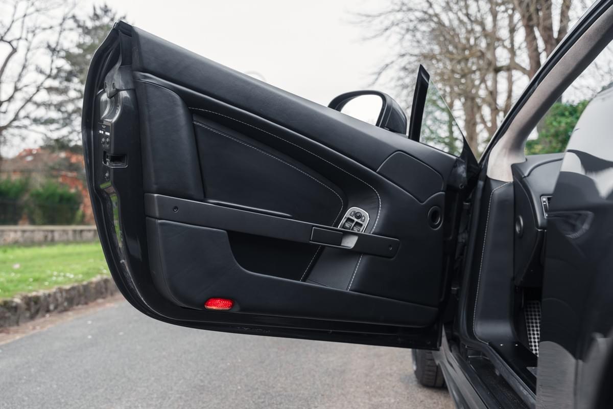 Aston Martin V8 Vantage Sportshift II – 2012