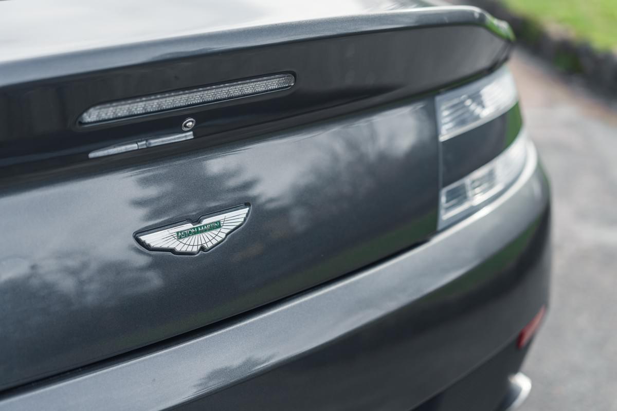 Aston Martin V8 Vantage Sportshift II – 2012