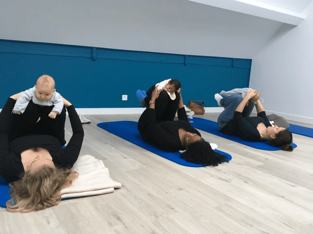 yoga maman bébé baby yoga  gym bébé montmorency val d'oise enghien les bains