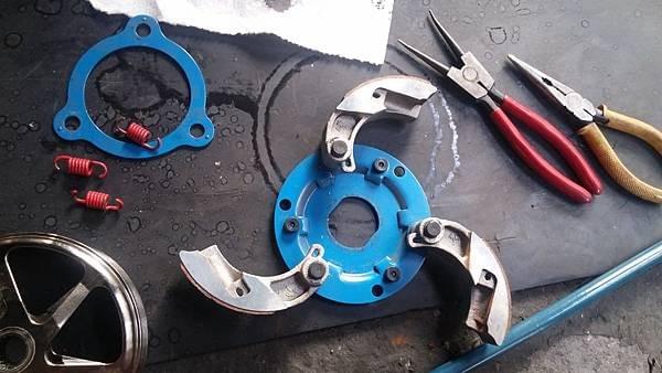 改裝、傳動、BWS、勁戰、普利、壓板、滑塊、離心力、變速、離合器、咬合、碗公、RACING、炸彈鯊魚、鐵開、鋁開、離合器外蓋