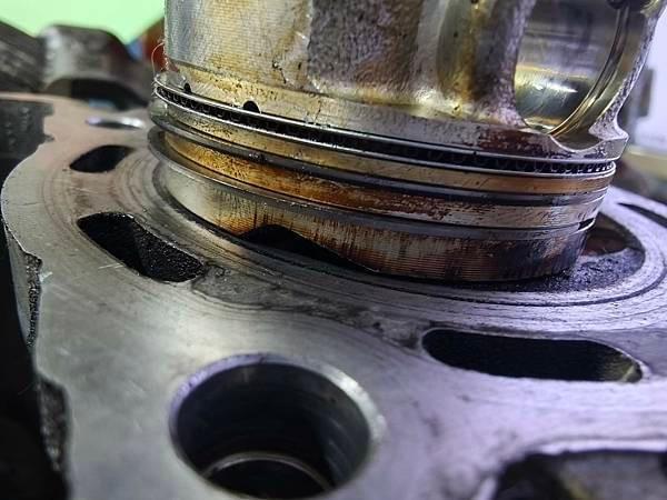 積碳、除積碳、引擎積碳、抖動、加速無力、核桃沙、氫氧除碳、還魂除碳、油耗、大保養、艾娜詩、燃燒室、活塞環、吃機油、汽門、老車、今川車業、汽車除碳、機車除碳、高雄除碳