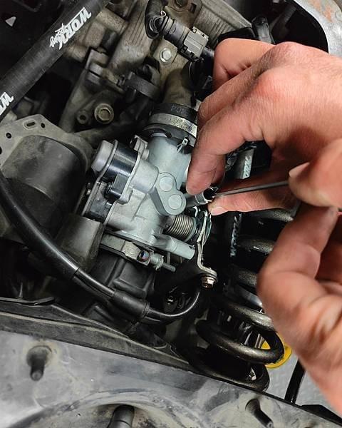 高雄機車改裝、高雄機車維修、高雄機車行推薦、汽缸壓力、壓縮壓力、壓縮比、勁戰、雷霆、G6、VJR、MANY、 冷車熄火、熱車熄火、怠速不穩、裂缸頭、馬力下降、引擎改裝、引擎維修、氣門漏氣、活塞環漏氣