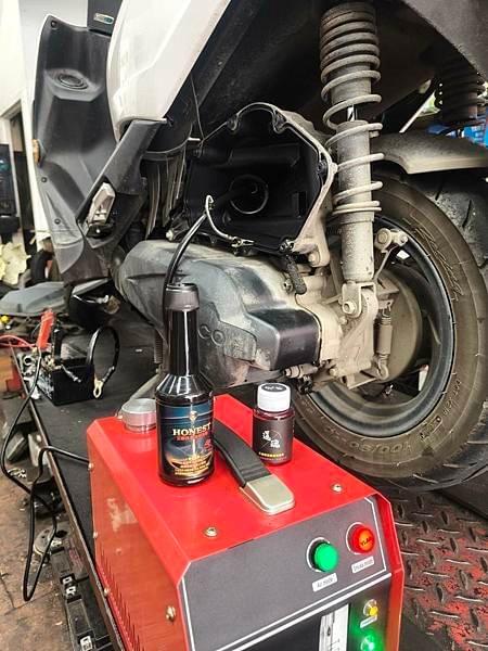 積碳、除積碳、引擎積碳、抖動、加速無力、核桃沙、氫氧除碳、還魂除碳、油耗、大保養、艾娜詩、燃燒室、活塞環、吃機油、汽門、老車、今川車業、汽車除碳、機車除碳、高雄除碳