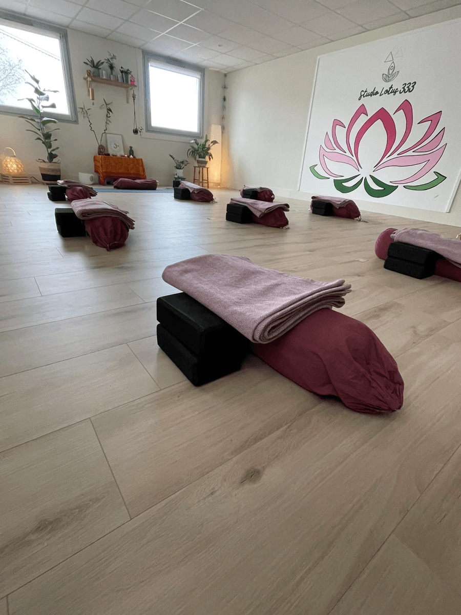Cours de yoga et méditation Challes-Les-Eaux, Yoga Challes-Les-Eaux, Méditation Challes-Les-Eaux, Bien-Être Challes-Les-Eaux, Bien-être Chambéry, cours de yoga Chambéry, Cours de yoga vinyasa Challes-Les-Eaux, cours yin yoga Challes-Les-Eaux, cours de yoga prénatal Chambéry, cours de yoga prénatal Challes-Les-Eaux, yin yang yoga, yoga femme enceinte Challes-Les-Eau, yoga femme enceinte Chambéry, yoga pour enfant Challes-Les-Eaux, yoga pour enfant Chambéry,  relaxation Challes-Les-Eaux, soins énergétique Challes-Les-Eaux, soins Challes-Les-Eaux,Égypto-Esséniennes Challes-Les-Eaux, Amma massage Challes-Les-Eaux, cours de yoga privés Challes-Les-Eaux, cours méditation privé Challes-Les-Eaux, cours de yoga en entreprise Savoie,  cours de méditation en entreprise Savoie, massage en entreprise Savoie, weekend de yoga Savoie, weekend de yoga Haute Savoie, stage de yoga et danse Savoie, Yoga en Savoie, Yoga Challes-Les-Eaux. Location de salle de bien-être Challes-Les-Eaux, location de salle de yoga Challes-Les-Eaux, salle de yoga Challes-Les-Eaux, location pour conférences Chambéry, location salle Challes-Les-Eaux. Location pour formations Challes-Les-Eaux. 