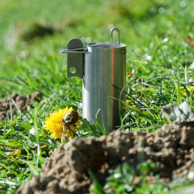 Piège contre les campagnols en Suisse romande