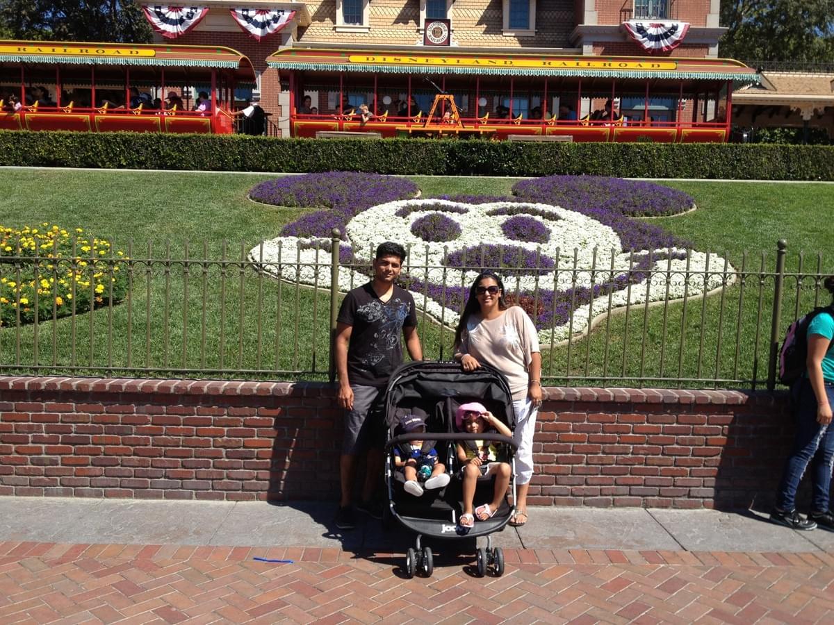 Top-Places-To-Visit-In-California-Disneyland-Los-Angeles