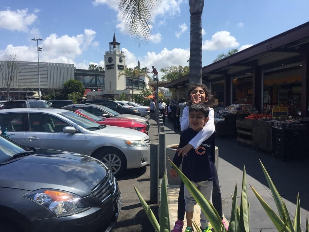 Top-Places-To-Visit-In-California-Farmers-Market-Los-Angeles