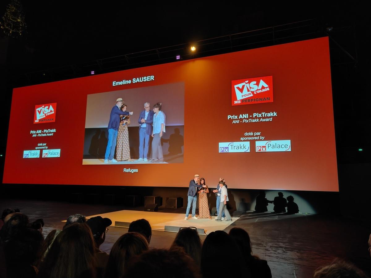 Remise du prix ANI-PixTrakk 2025 à Visa pour l'Image - Photographie © Elsa Bizet