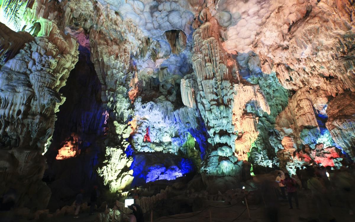 【精彩北越】海鮮火鍋+庭園自助餐 五日