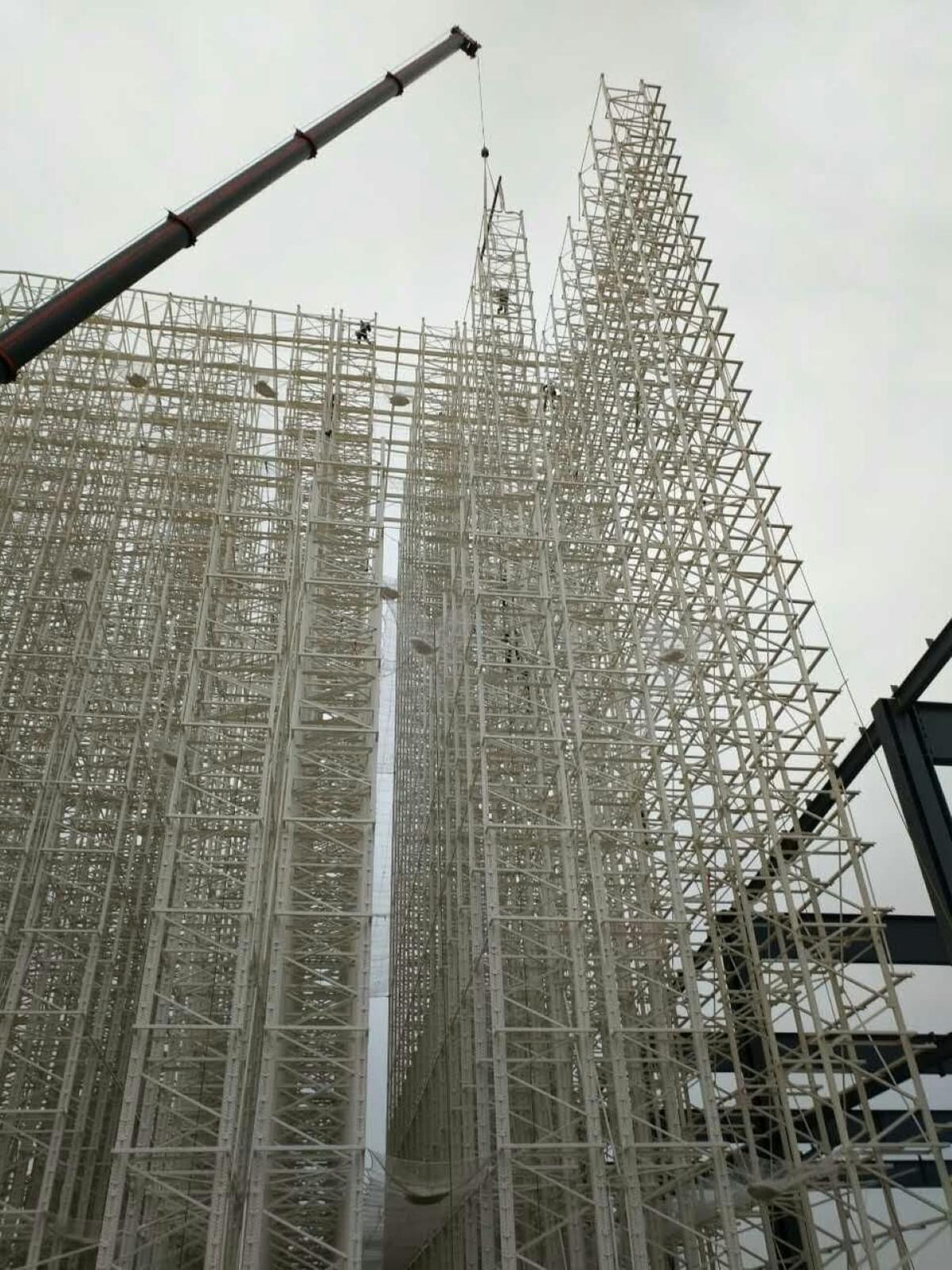 rack supported building