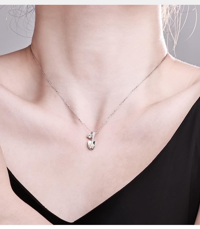  S925 sterling silver necklace Small shovel moissanite necklace for women light luxury S925 sterling