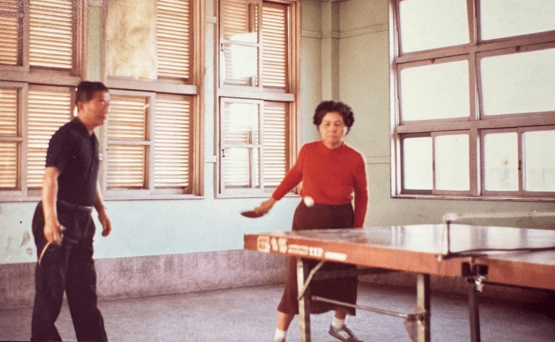 兩人聯手雙打，對手應該很難過。