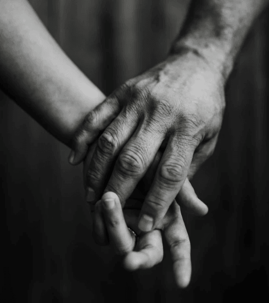 基督的受難身體，也不再只是抽象救贖神學的象徵，而是與歷史中所有遭受暴力、被排除與壓迫的身體彼此連結。www.pexels.com By Issel Barreto