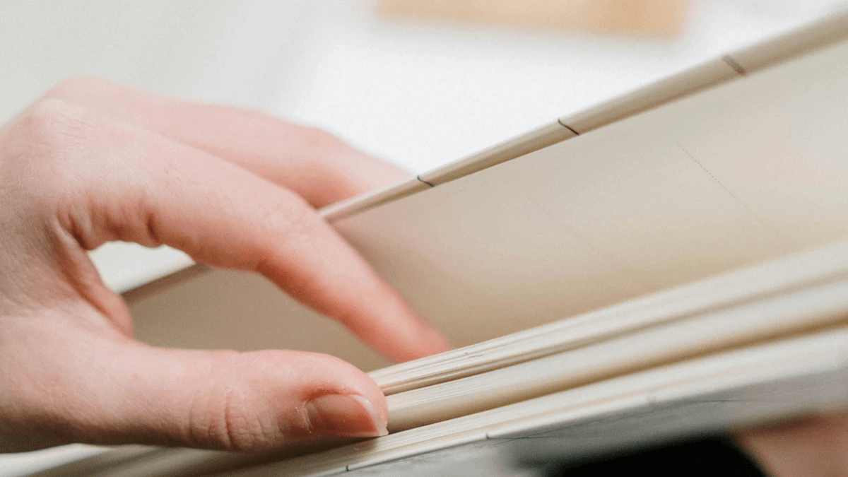 文字事工，是一種安靜且持續說話的牧養服事。www.pexels.com By cottonbro studio