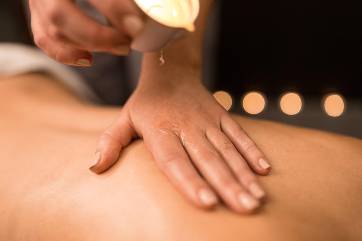 massage a la bougie  Sabai Dee Thai Spa Paris 15
