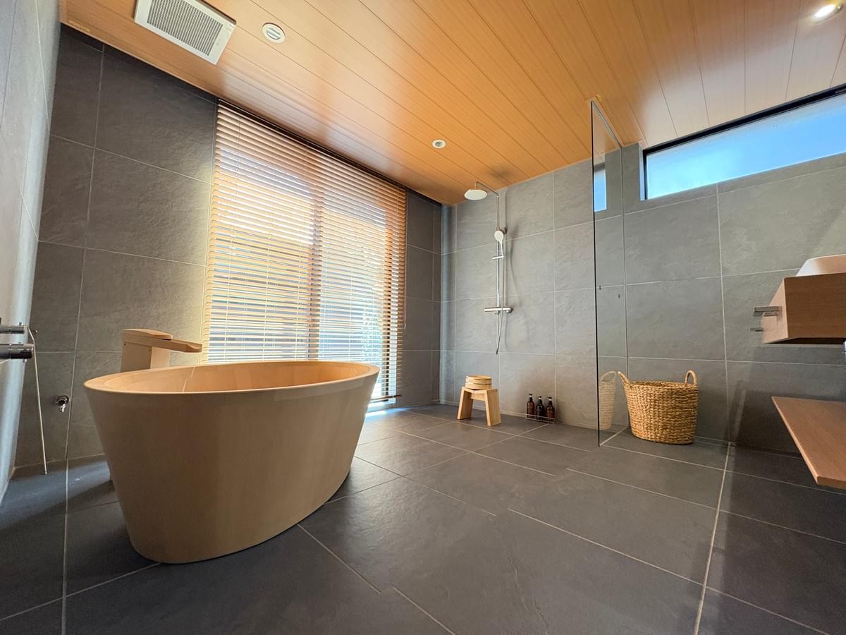 Unwind after a day on the slopes with our rejuvenating spa treatments tailored to your needs. Exclusive Spa Services Our Amenities modern chalet in japan ski resort