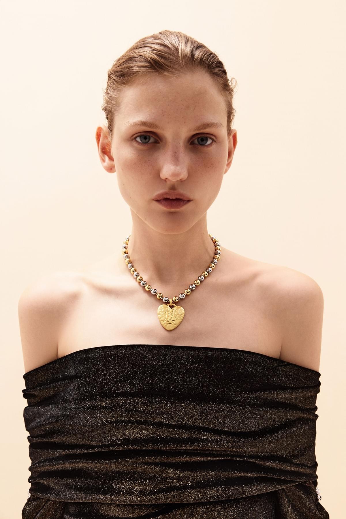 金银爱心项链Necklace