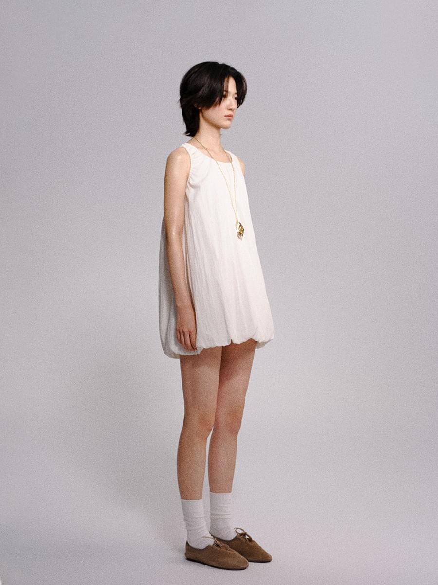 TOKOKKINO* Pleated Bubble Dress Vest