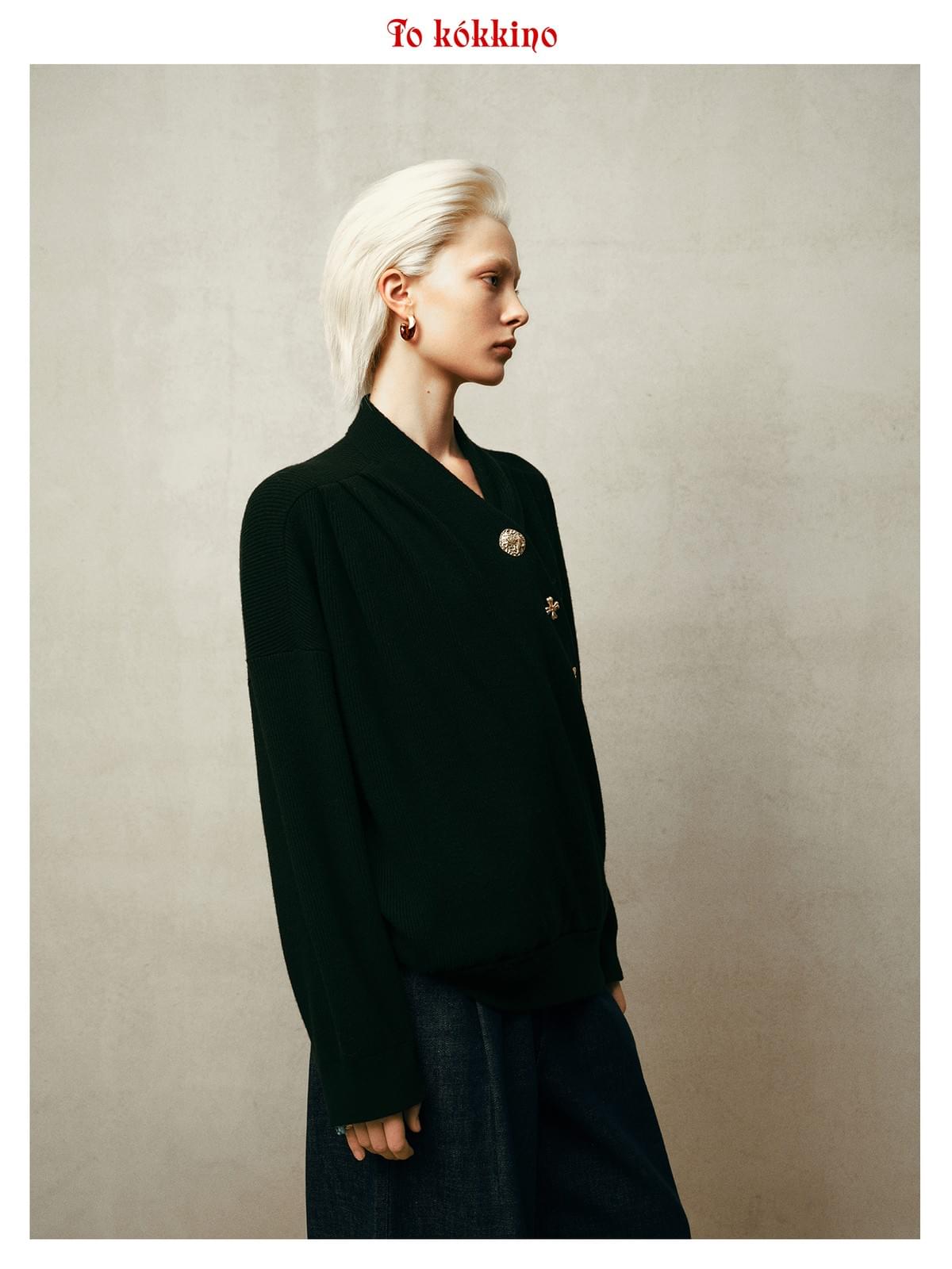 tokokkino* Black-Gold Wool Stand-Collar Off-Shoulder Reversible Sweater