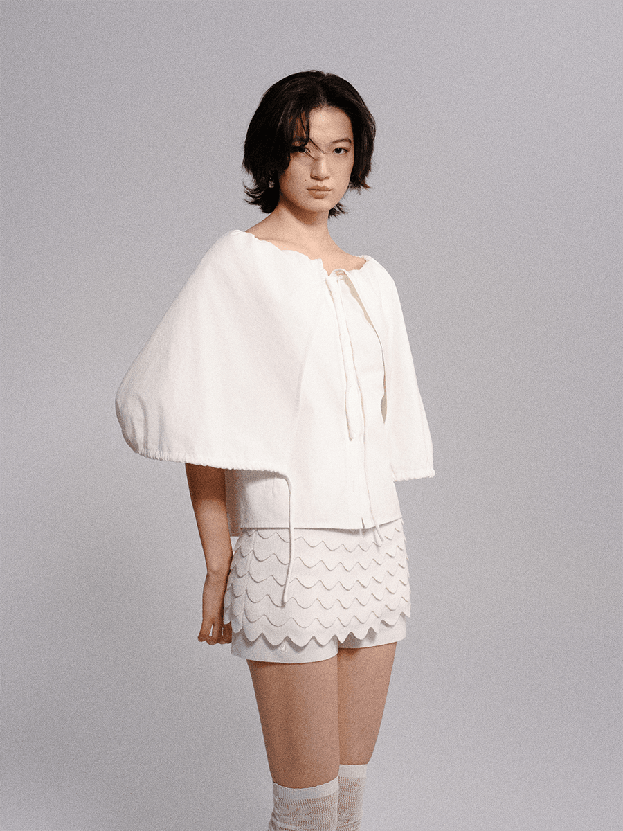 White wavy skirt pants