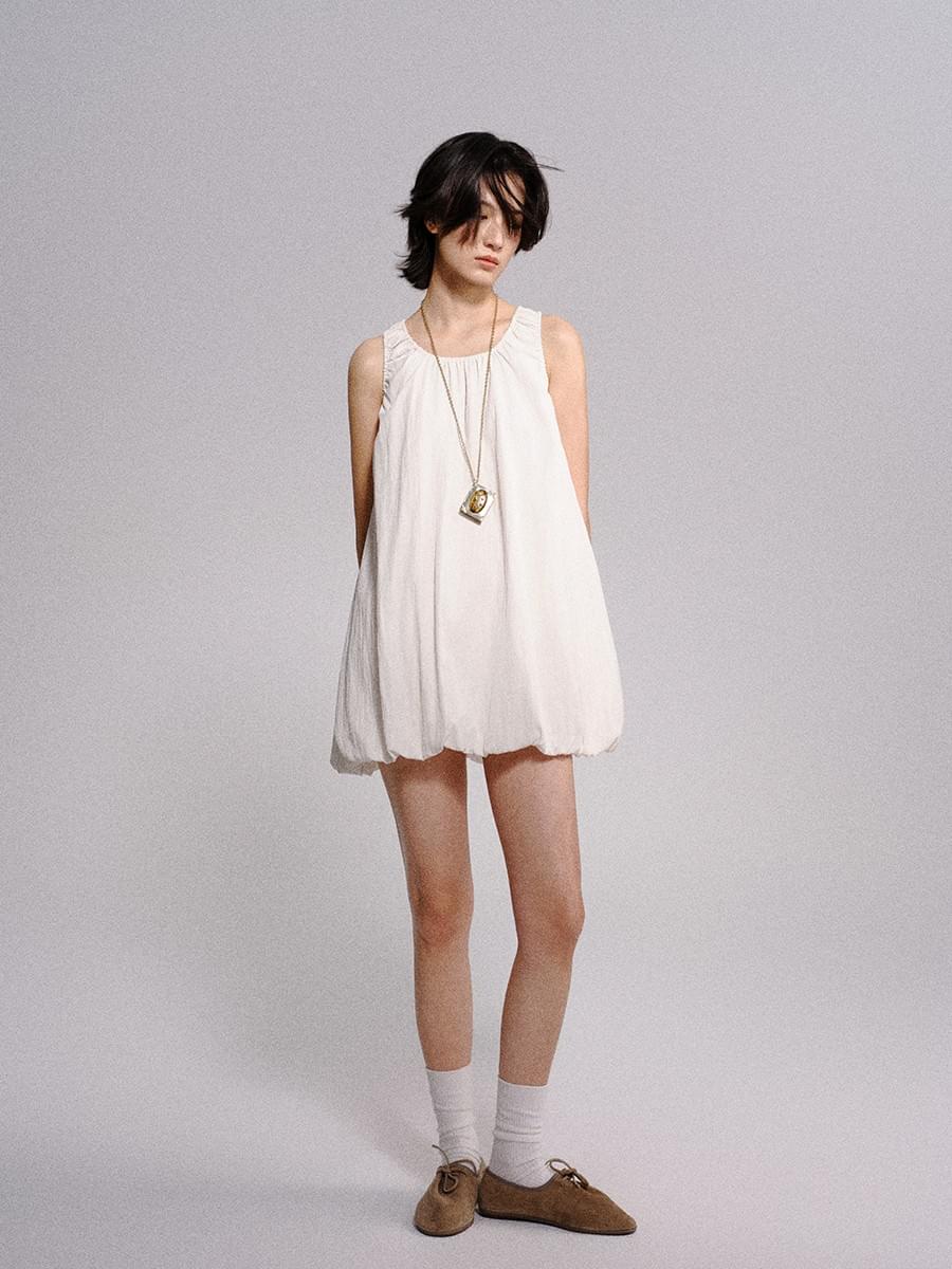 TOKOKKINO* Pleated Bubble Dress Vest
