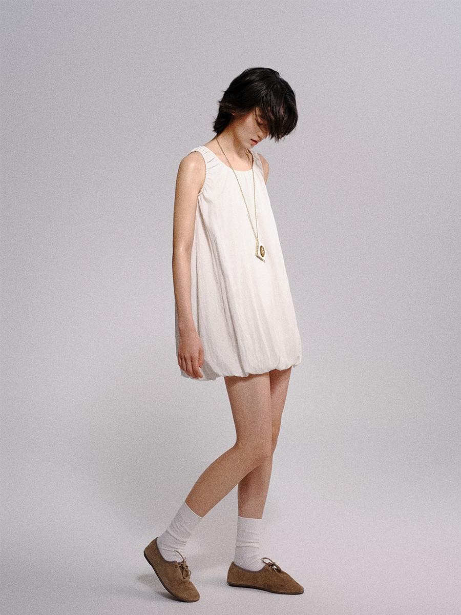 TOKOKKINO* Pleated Bubble Dress Vest
