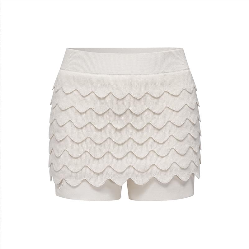 White wavy skirt pants