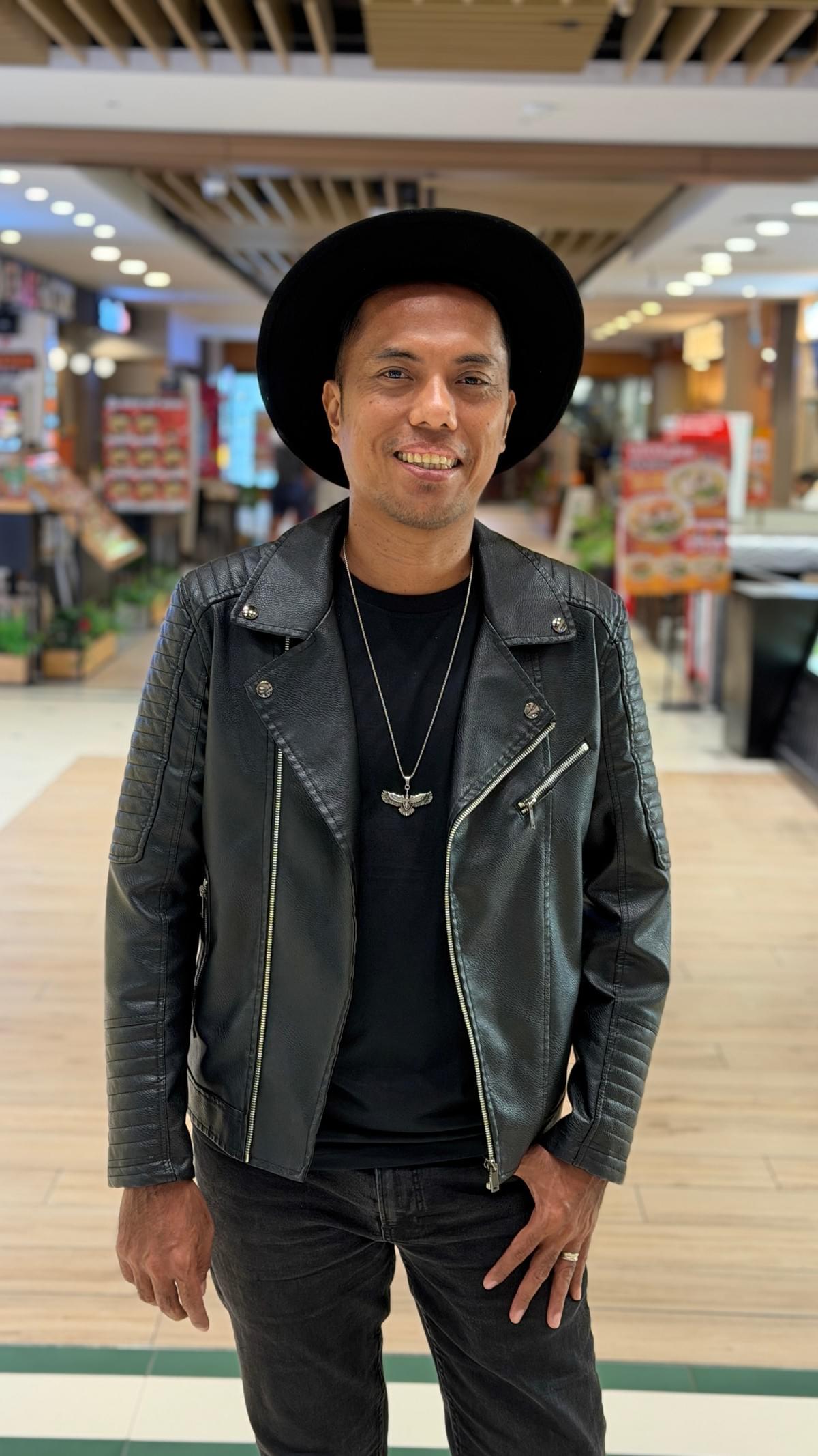  — Producer Marcus Lee “Working with Jamiel Said has been a fantastic experience. His professionalism and dedication shine through in every track.” Fans and industry professionals alike have praised Jamiel Said’s captivating music and authentic artistry i am doing a professional artiste webpage for singer songwriter Jamiel Said with tiktok, instagram and facebook accounts. i have written 10 songs before and now i am doing my new 10 track album, releasing 5 tracks at a time as volume 1 and volume 2. I am aiming to monetize my website by funneling all my fans to come here and view all the other streaming platforms such as youtube, amazon or spotify. on top of that, i want to make my sponsors visible because they are paying me to be their brand ambassador and they should be on the landing page. make it appealing and organized.