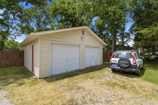 Garage icon — detached 24x24 2-car garage at 1002 W Northfield Blvd