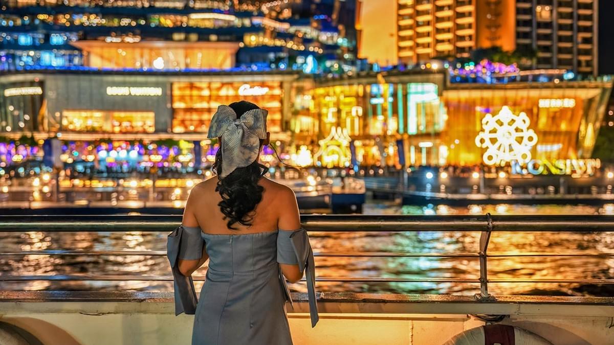 Bangkok : Royal Galaxy Chao Phraya Buffet Dinner Cruise