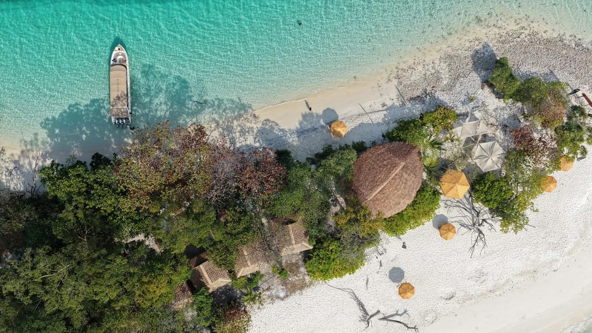 Honeymoon island day tour (Myanmar)