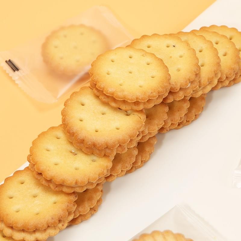 Salted Egg Yolk-Malt Sandwich Biscuit 76g