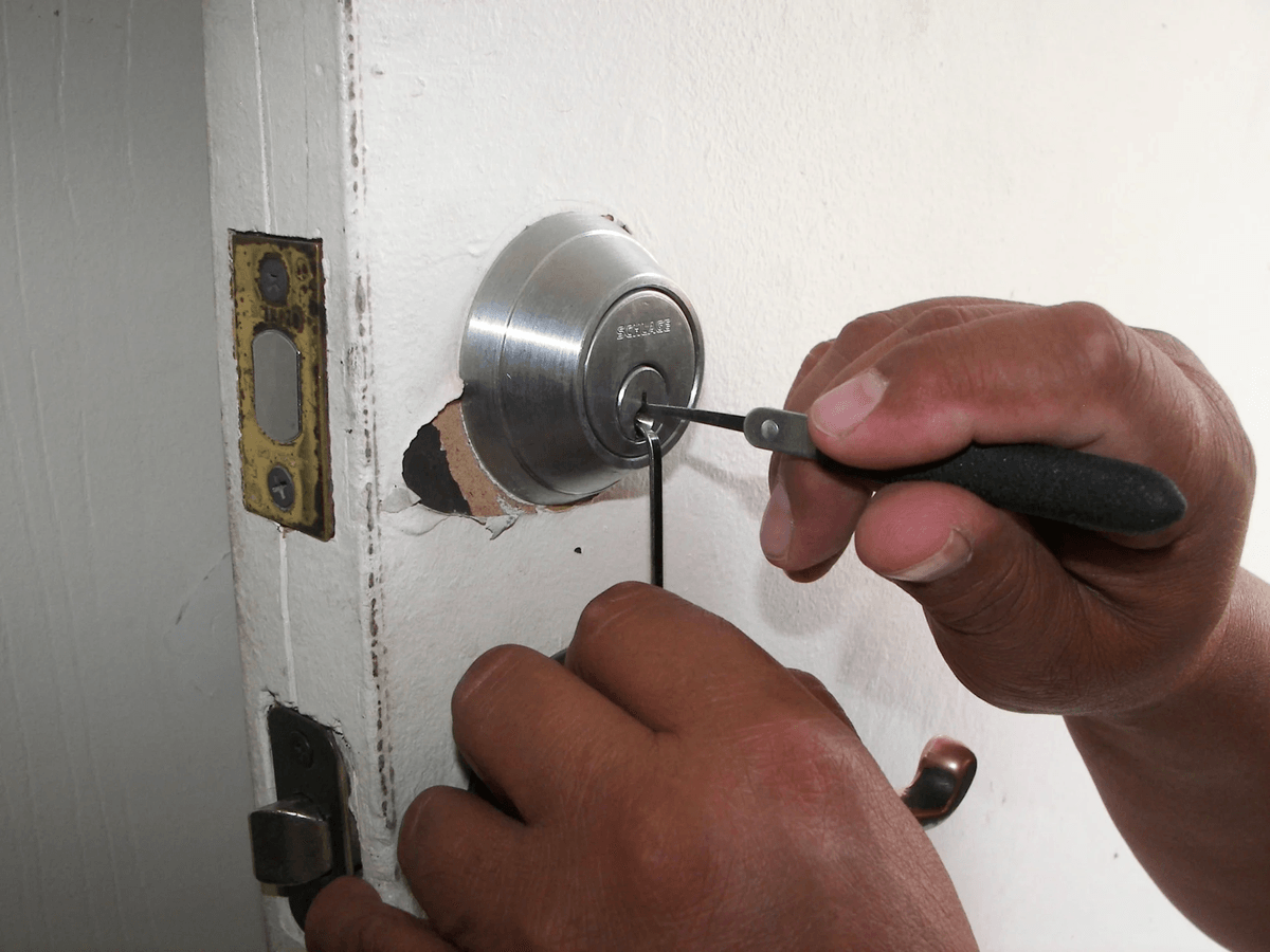 Discovering a Qualified Locksmith Professional Secret
