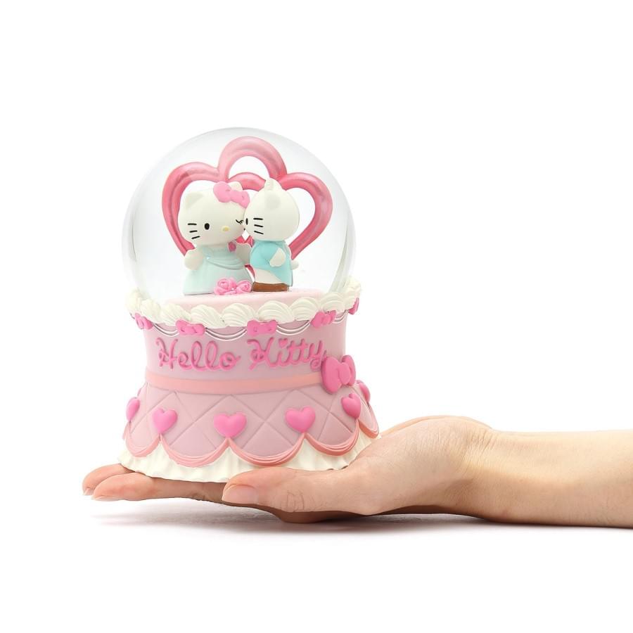 Hello Kitty & Daniel 情人 燈光 水晶球音樂盒