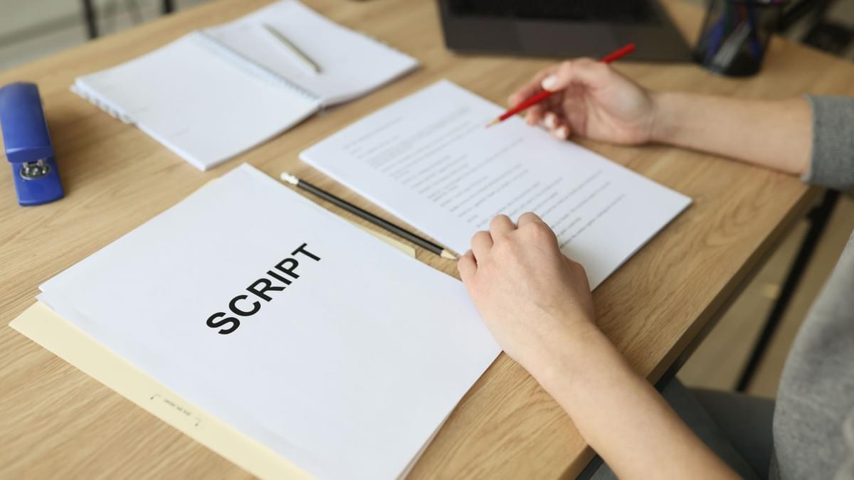 How Do You Become A Scriptwriter ? - Film