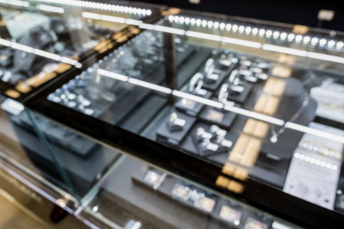 Essential Tips to Consider When Choosing a Jewelry Stor...