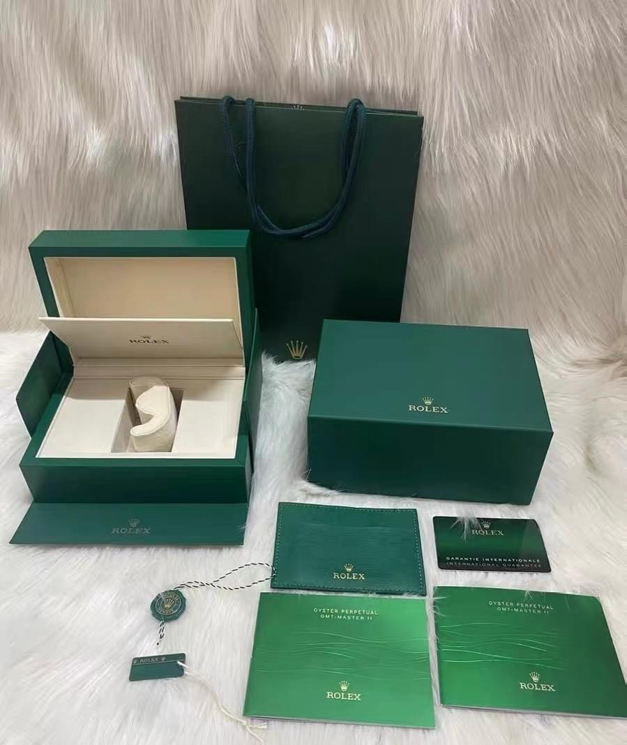 Enjoy the privilege of owning limited edition pieces that reflect your unique taste and appreciation for luxury. Exclusivity What We Offer 售賣奢侈高端名牌包以及名牌高級機械手錶