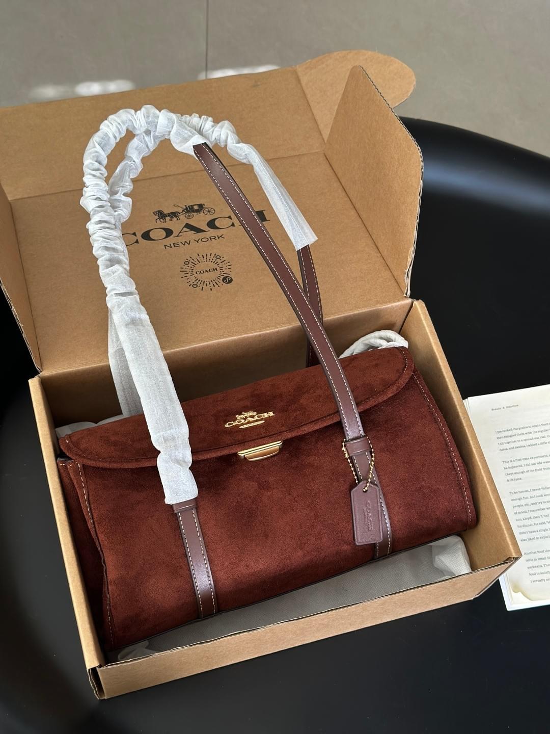 Explore our carefully curated selection of designer handbags that embody sophistication and style, perfect for any occasion. Premium Handbags What We Offer 售賣奢侈高端名牌包以及名牌高級機械手錶