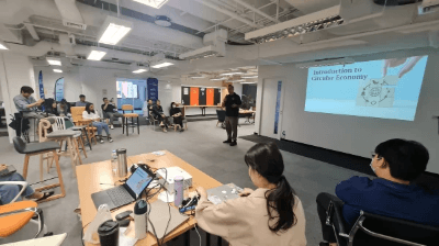 Teaching a Morph circular economy training session.