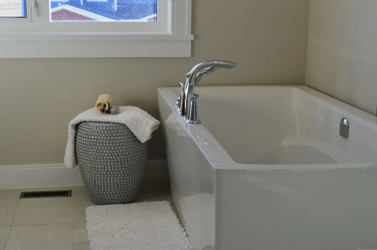 Bathtub Refinishing Experts Restoring Your Shower room...