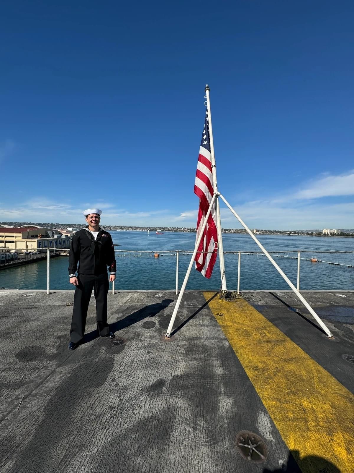 Discover Eco-Friendly Packaging for Your Business Embrace Sustainable Solutions Verda delivers dependable, eco-friendly packaging solutions designed for modern food and retail businesses. As a Texas-based, veteran-owned supplier, we specialize in biodegradable and compostable materials that help restaurants, cafés, and retailers transition to sustainability with ease. Our products combine durability, style, and responsible sourcing—giving businesses the performance they need without the supply-chain challenges of traditional single-use alternatives. With Verda, sustainability becomes a seamless part of everyday operations.