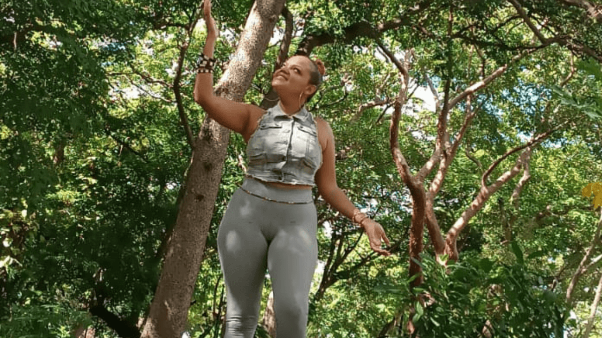 Begin your journey to inner healing! Restore Your Balance As holistic therapist is it my mission to you to guide at the reconnecting with your true essence. With various intuitive healing techniques and supportive tools help I you contact to make with the inner wisdom and self-healing power that already in you present is.My working method focuses on the restoring of balance – emotional, mental, physical and spiritual – so that all areas in your life again in harmony can come. Together we walk the path to the best and most authentic version of yourself, by again connection to make with the divine energy that in every person present is.Whether you now on search are for clarity, healing, inner peace or a deeper feeling of meaning, I support you gladly on your transforming journey.