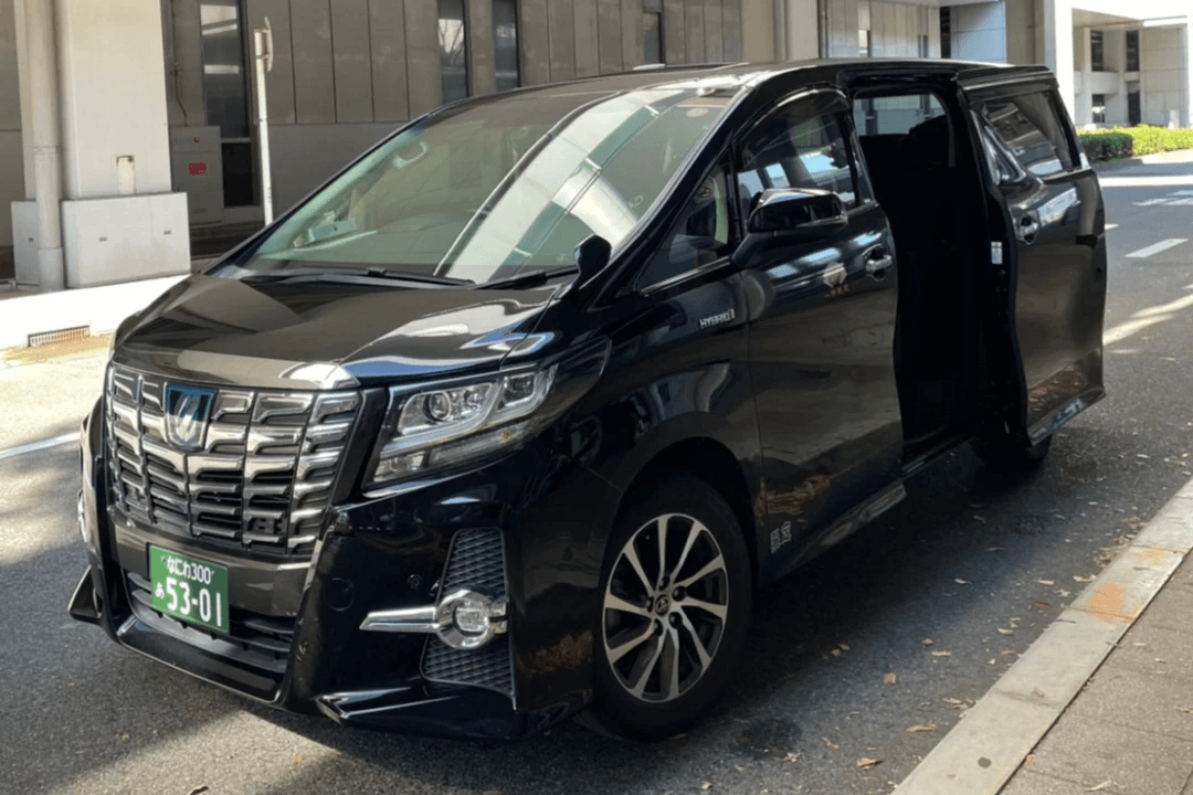 — Li Xiaoyu "The service of Ryan Travel makes me feel an unparalleled quality of travel, every detail is taken care of very thoughtfully." Our team has successfully provided exquisite Japanese travel experiences for over 500 travelers. Specializing in Japan's exquisite travel agency, providing themed itineraries and small group tours.