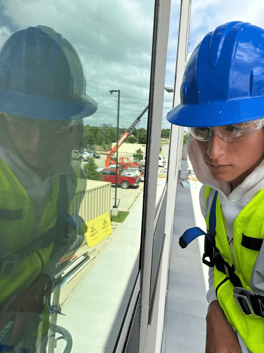Bracy the window cleaner in Tyler Bracy the window cleaner in Tyler