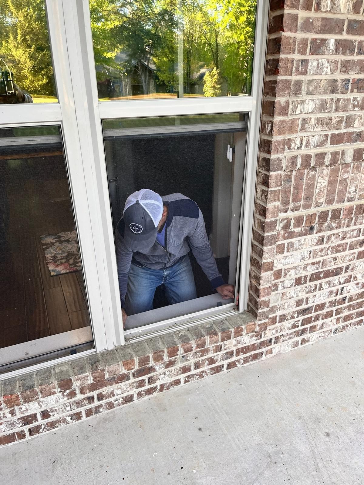 Cleaning windows and screens for Midlothian TX home Cleaning windows and screens for Midlothian TX home