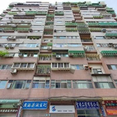 山水天地大廈B棟位於新店區安民街，總樓高16樓共103戶，格局2-4房、店面，近康是美藥妝店、安康高中、安坑輕軌安康站